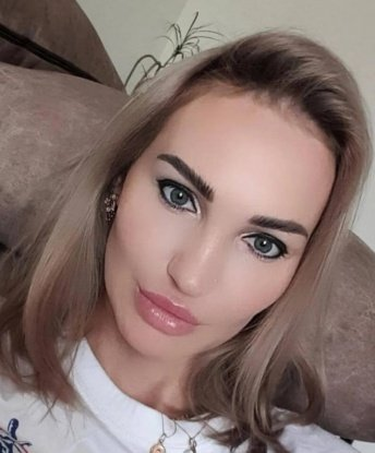 Очаровательная и игривая красотка поможет тебе забыть обо всем. В моих нежных объятиях ты откроешь для себя новый мир удовольствия. Позвони, и я стану твоей главной фантазией! 2746, 32 года